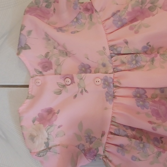 4/$60 Pink Dainty Floral Baby/Toddler Dress - Fits Like Size 18 Months - Picture 6 of 9